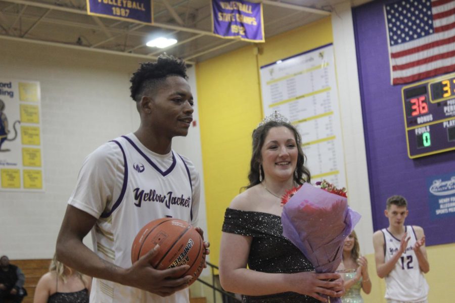Lauren Gray and Omarion Culliver are crowned 2022 Snowcoming King and Queen.