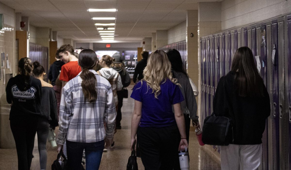 The freshman transitioning between classes during 3rd hour.