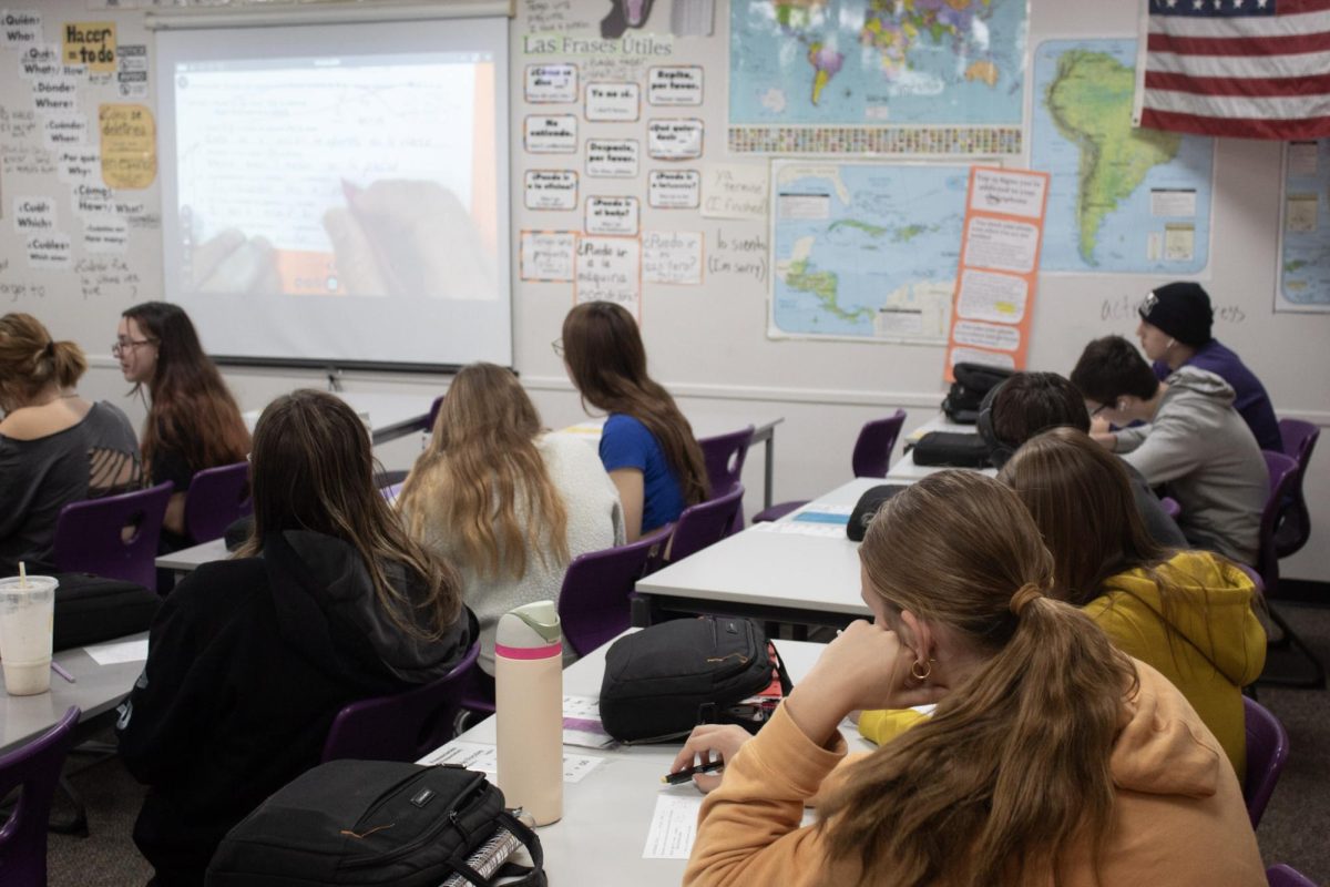 Spanish 1 students practicing flashcards.