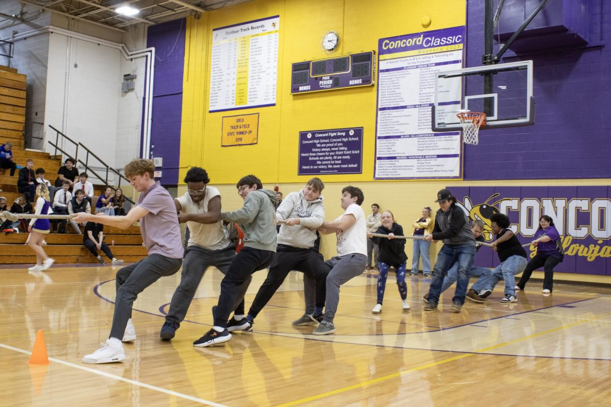The junior class fighting for the win in tug-of-war